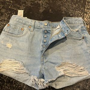 Levi shorts festival ready